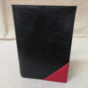 Portefeuille cuir noir – Triangle rouge délicat